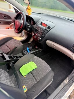 KIA Ceed 2009 1.4 77Kw - 15