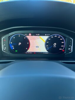 Volkswagen Passat Variant 2.0 TDI EVO DSG - 15