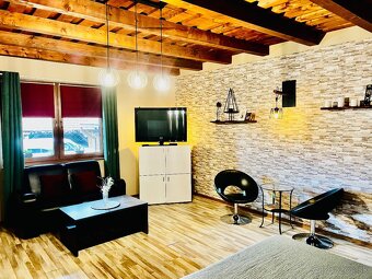 VÝNIMOČNÝ rodinný dom 1 100 m2 PO, Svinia - 15