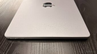 Predám Macbook Air M2 16GB RAM, 512SSD, vadný dislej - 15