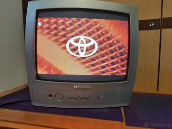 Farebný televízor Hyundai, prenosná parabolická  anténa, Set - 15
