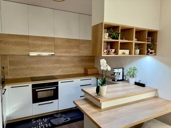 Moderný 2-izbový s predzáhradkou a park miestom - 15