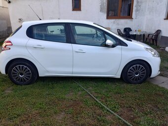 Peugeot 208 1.4 vti - 15