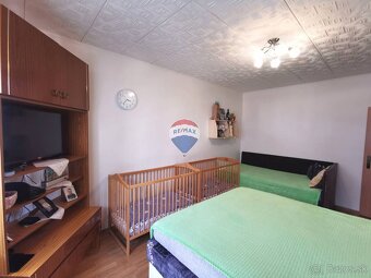 REZERVOVANÉ 2 izbový byt, zrekonštruovaný, 56 m2,  balkón, V - 15