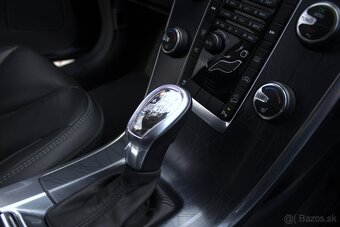 Volvo XC60 D4 AWD Ocean Race Geartronic - 15