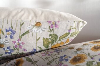 Dekoračné vankúše, obrus a srdiečko - 15