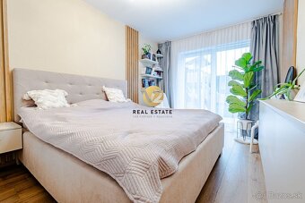 Novostavba – Kompletne zariadený rodinný dom s modernými tec - 15