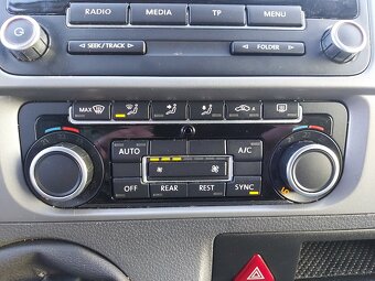 Volkswagen Caravelle 2.0 TDI LR Comfortline 4Motion, 9 miest - 15