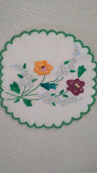 Predám obrusy,uteráky, utierky,látky, návlek na vankúš - 15