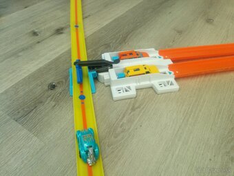 HOT WHEELS - 15