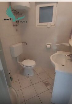 Apartmán s dvorom len 80m od mora na ostrove Vir v Chorvátsk - 15