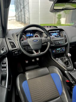 Ford Focus 2.0 ST - 15