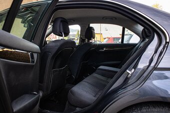 Mercedes C 220 CDI Automat, bez hrdze, pôvodný lak - 15