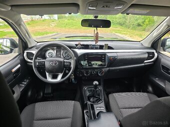 Toyota Hilux DC 2.4 I D-4D Live 4x4 - 15