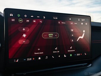 Škoda Octavia Combi VRS 195kW DSG Webasto, Virtual Cockpit - 15