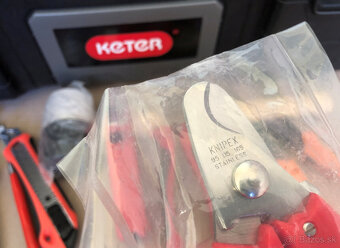 Novy Kufor KETER 22 a Naradie - 15