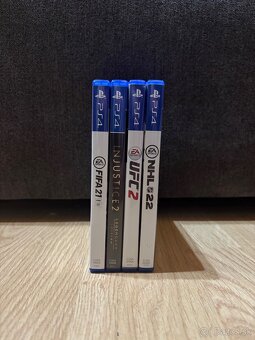 PREDÁM PLAYSTATION 4 Pro 1TB - 15