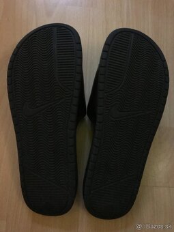 ŠĽAPKY NIKE BENASSI JDI veľ. 45 (UK10) + darček - 15