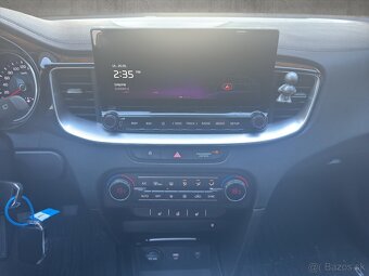 Kia XCEED 1,5 T-GDi M6 GOLD 103kW/140k - 15