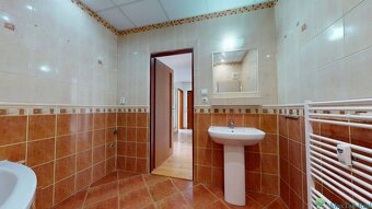 Pohodový 4-izbák v centre Trebišova – ideálny pre rodinu aj  - 15