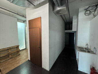 Prenájom prízemného obchodného priestoru 185 m² na prémiovej - 15