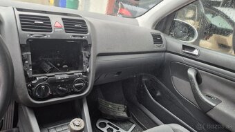 VOLKSWAGEN GOLF V 1,4I 66KW - 15