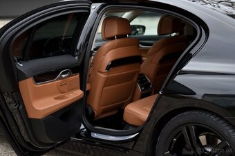 BMW Rad 7 740 xDrive - 15