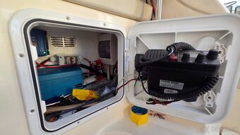 LOĎ ITALMAR, CABIN 23 + motor 225hp + dvouosí vlek - 15