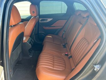 Jaguar F-Pace 2.0 I4 300k Prestige AWD A/T - 15
