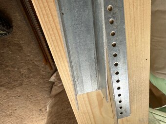U profil pozinkovaný 20×30×20 mm – 3m / len 6 € - 15