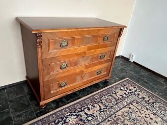 Elegantná, vysokokvalitná komoda - 15