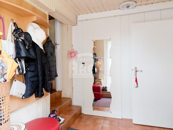 Komerčná budova s 2-izbovým bytom vo Vranove nad Topľou - 15