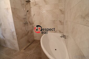 Rodinný dvojdom s garážou a s nadštandardným vybavením - 15