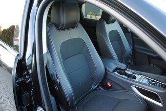 Jaguar F-Pace 2.0D I4 180k R-Sport AWD A/T⭐ZÁRUKA 3 ROKY⭐ - 15
