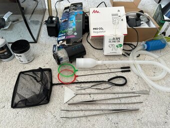 Predám Akvárium FLUVAL Flex (57l), čierné - 15