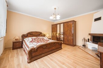 NA PREDAJ RODINNÝ DOM S PRÍSTAVBOU MALACKY, HVIEZDOSLAVOVA - 15