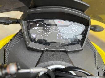 Aprilia sr gt 125 - 15