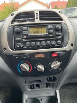 Toyota Rav4 D4-D 4x4 = 85kW, Bez korozie, Dovoz IT = - 15