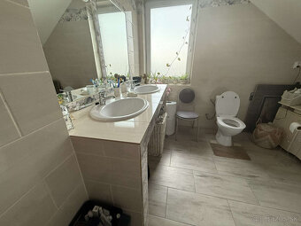 Nová cena - Rodinný dom s krásnou záhradou - 15