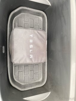 Tesla model Y Long Range AWD len 58 tis. km - 15