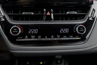 Toyota Corolla Combi 1.8 Hybrid 72kW e-CVT Executive 05/2021 - 15