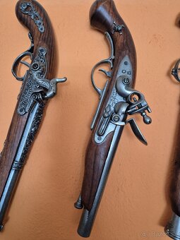 Repliky kresadlovych pištolí - 15