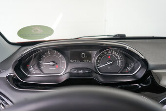 25- PEUGEOT 208, 2019, benzín, 1.2i Signature, 61 kW - 15