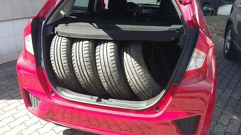 HONDA JAZZ 1.3i-VTEC COMFORT MT 2016 - 15