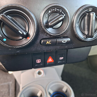 Volkswagen New Beetle 1.6 75 KW benzín - 15