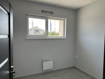 Skladové priestory v oplotenom areáli s vrátnikom - 15