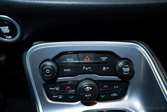 Dodge Challenger 5.7 HEMI - 15