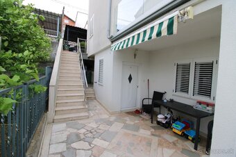Chorvátsko krásny dom s 2 apartmánmi 2 rád od mora - 15