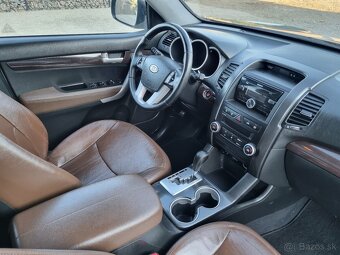 KIA SORENTO 2,2CRDi 4x4  7MIESTNE - 15