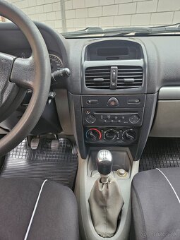 Renault Clio II Privilege, 1.2 16V, benzín - 15